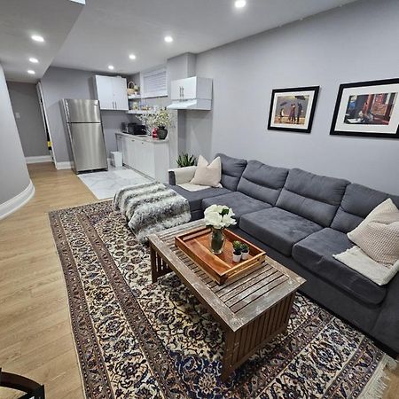 Basement Apartment In Luxury Beach House Toronto Esterno foto