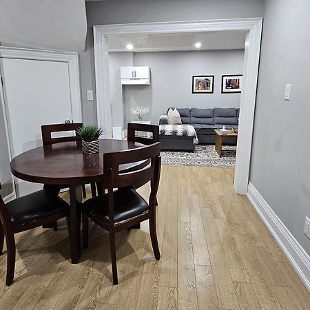 Basement Apartment In Luxury Beach House Toronto Esterno foto